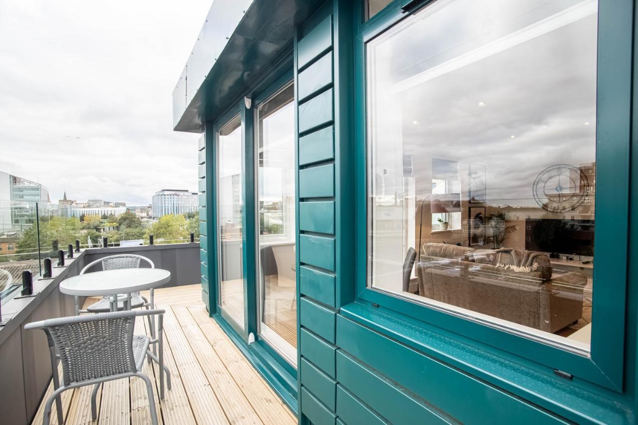 Luxe & Stylish 1 & 2 Bed Flats Near Heathrow, Legoland, & Windsor Slough Exterior foto